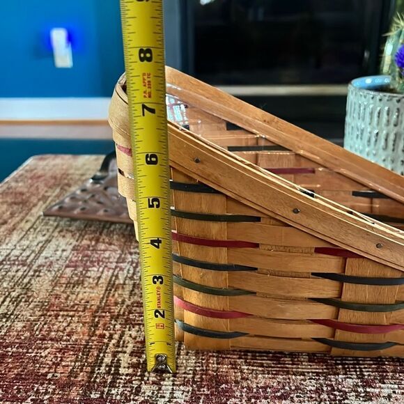Longaberger 1995 Slanted Vegetable Basket - Picture 2 of 11